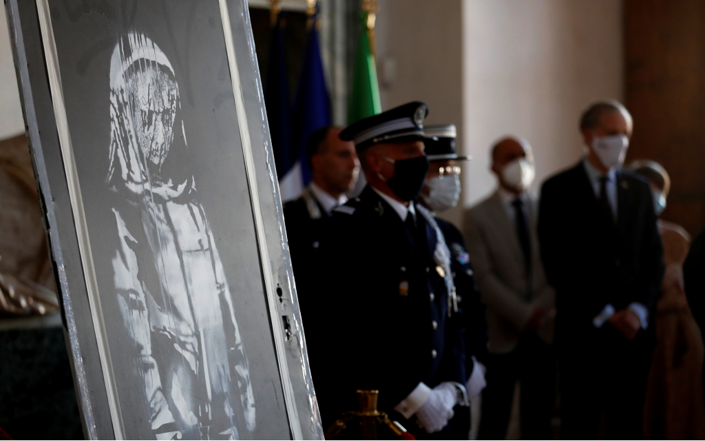 Italia devuelve a Francia mural de Banksy robado en el Bataclan