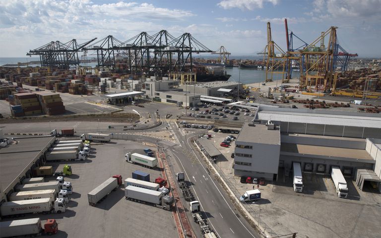 Panorámica del puerto de Valencia.
