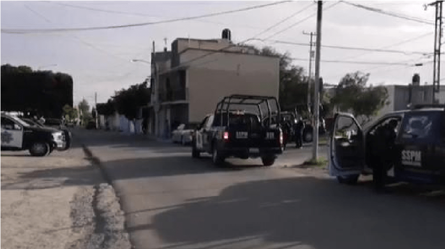 Persecución policiaca y balacera: recuperan auto robado en Los Ángeles, Corregidora, logran huir rateros
