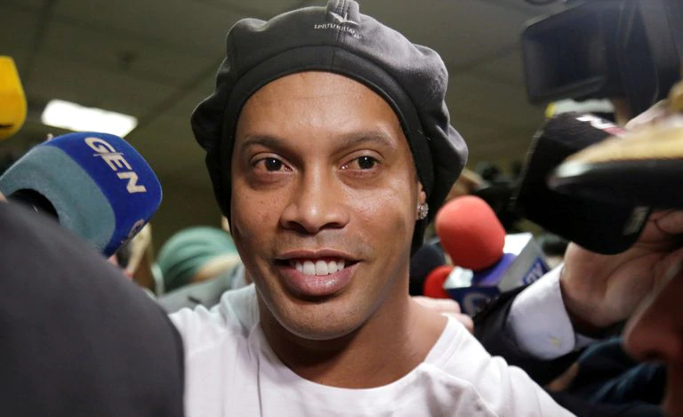 Ronaldinho, en marzo, a su salida de la Corte Suprema en Asunción, Paraguay.