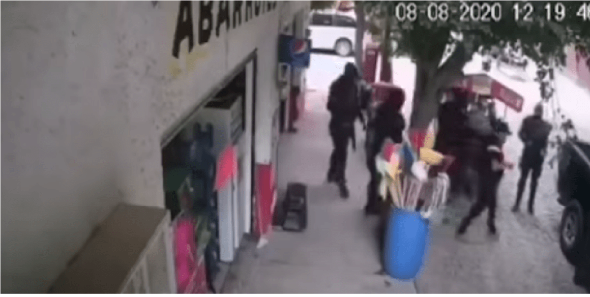 VIDEO: Graban “levantón”, secuestran a comerciante, iban vestidos de policías