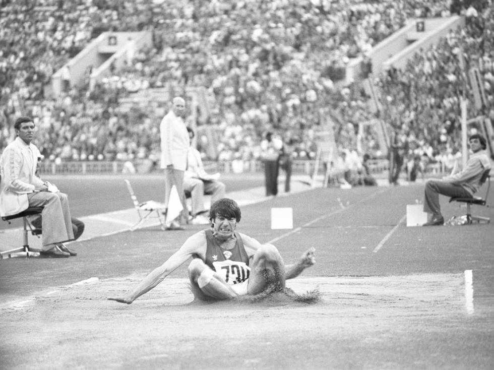 El soviético Saneyev durante los Juegos de Moscú.