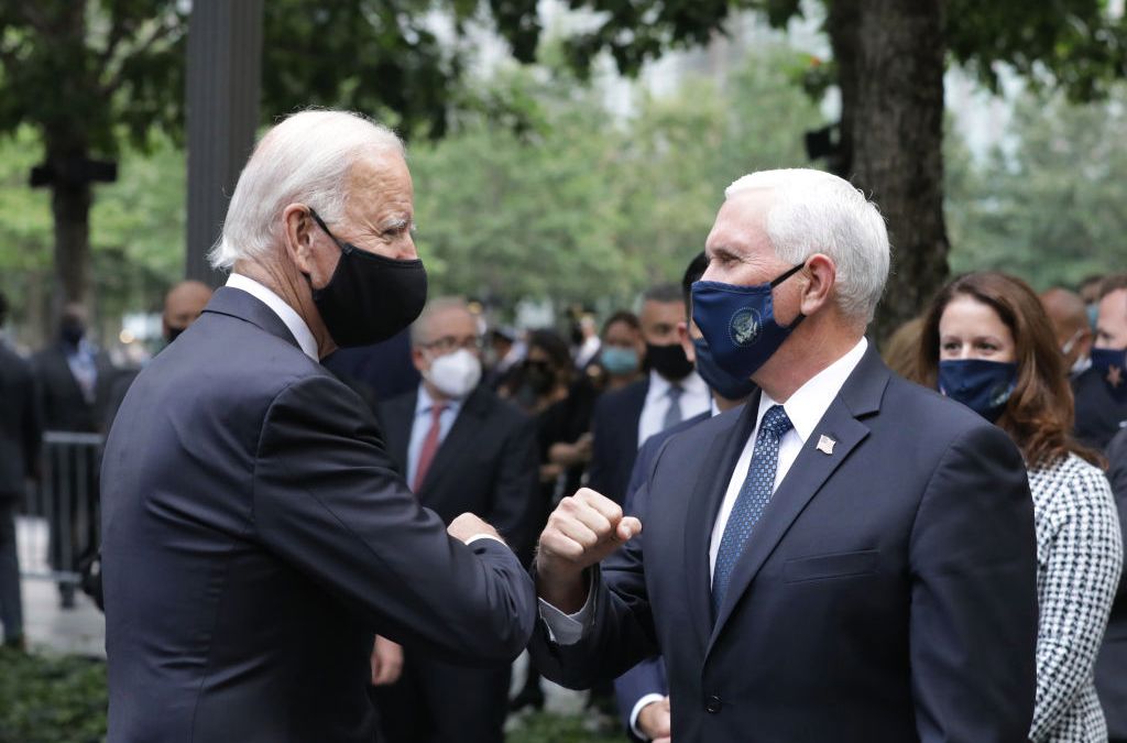 Biden y Pence intercambian saludo en el homenaje a las víctimas del 9/11 en Nueva York