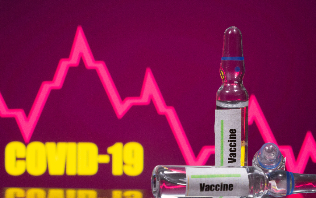 Voluntarios abandonan ensayos de la vacuna de J&J en España ante suspensión de AstraZeneca