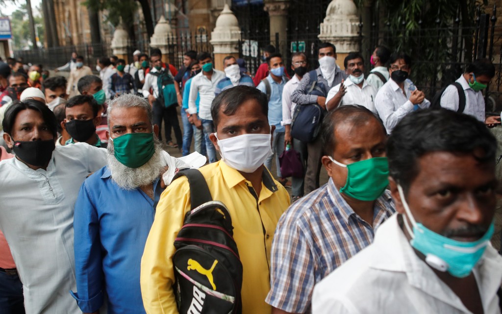 India bate su récord de casos de coronavirus diarios con casi 97 mil 900 registrados