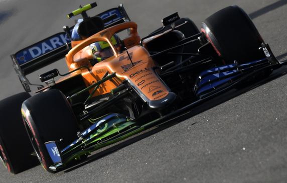 Norris, con el morro y alerón nuevos de McLaren