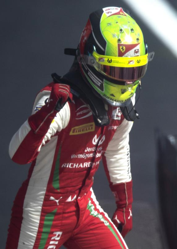 Mick Schumacher celebra su triunfo en la primera manga de Sochi y es más líder de la Fórmula 2