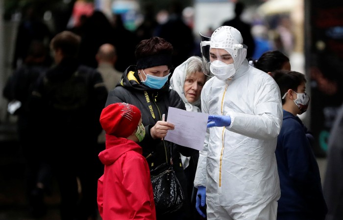Bares de París se cerrarán cuando capital francesa entre en alerta máxima por coronavirus
