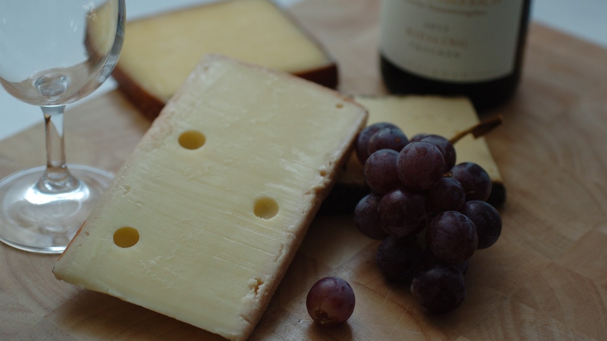 5 quesos para maridar con un vino blanco nacional
