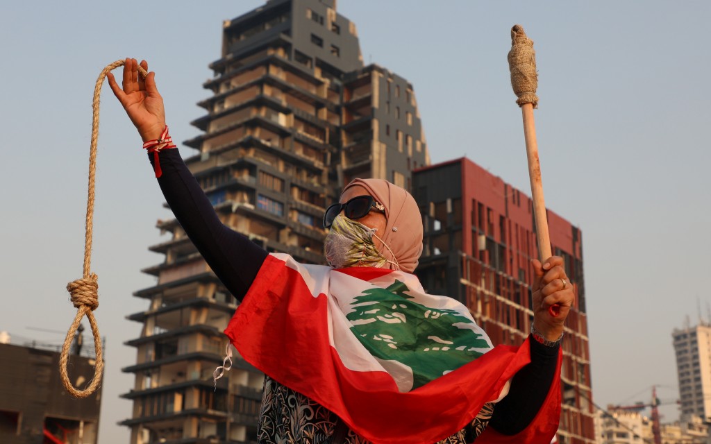 A un mes del estallido, suenan las campanas en Beirut y siguen esfuerzos de rescate | Video