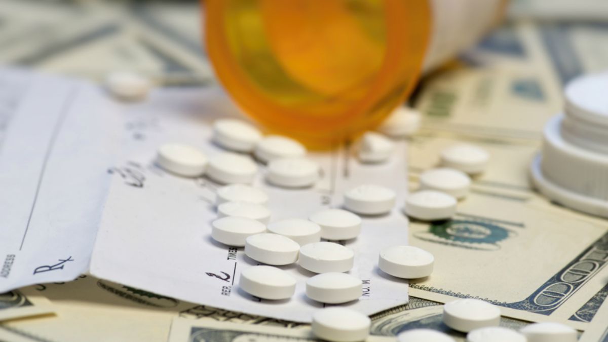 California aprueba proyecto de ley para reducir el costo de medicamentos
