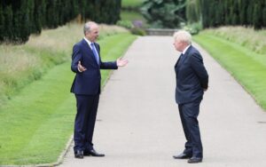 Exhorta primer ministro irlandés a Johnson a respetar acuerdo del Brexit