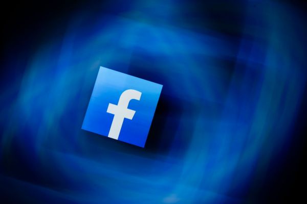 Facebook, en un cambio, prohibirá ahora el contenido de negación del Holocausto bajo su política de incitación al odio.
