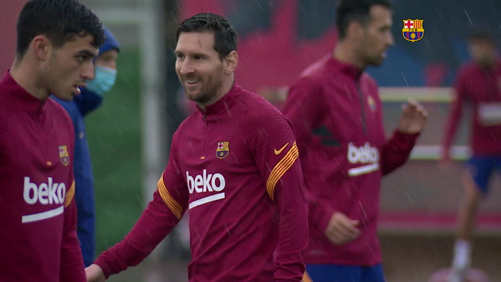 Messi se incorpora al entrenamiento con el resto del grupo