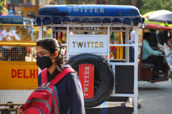 Twitter marca el tuit de un político indio por violar su política