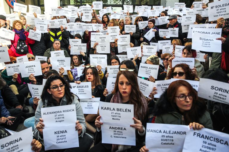 Concentracion frente al Ayuntamiento de Madrid, en noviembre de 2019, contra de la violencia machista con carteles con los nombres de las mujeres asesinadas por sus parejas en Espana desde 2003.