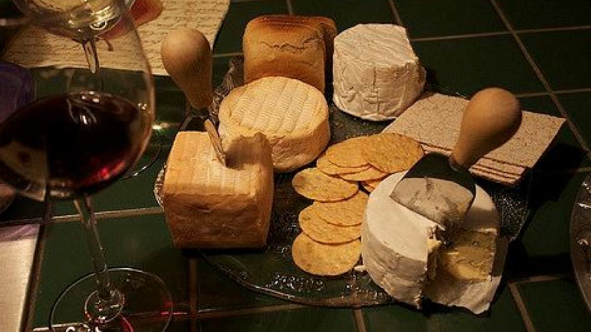 ¿Sabes hacer la tabla de quesos perfecta? Te lo enseñamos