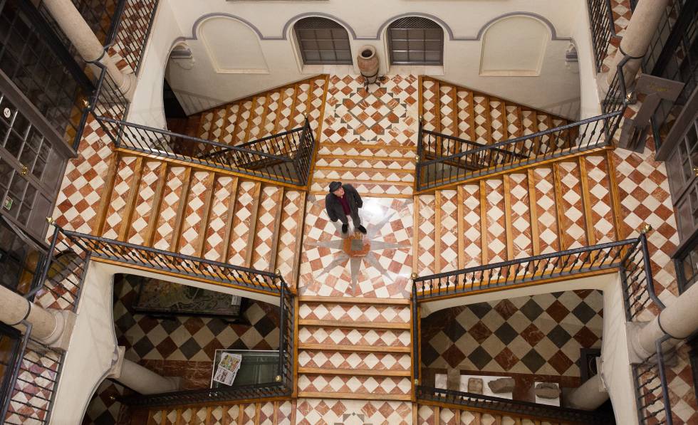 Escalera imperial del palacio del Marqués de Huarte, en Tudela.