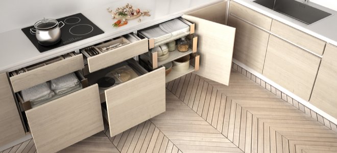 gabinetes de cocina con cajones deslizantes y estantes