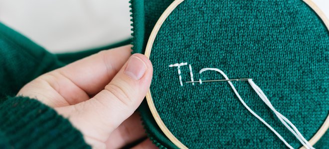 proyecto de bordado de ropa - tela de sujeción de anillo con letras de costura