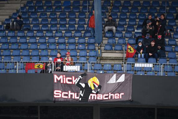 Los aficionados alemanes que pudieron entrar a Nürburgring no pudieron ver a los coches rodar en la FP1