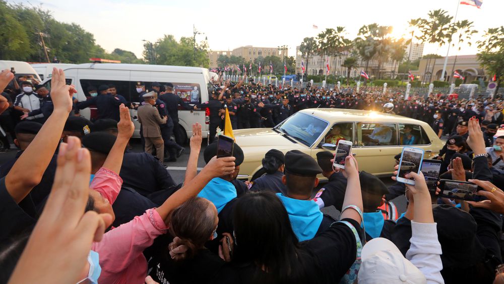 Tailandia declara el estado de emergencia ante el desafío de las protestas pro democracia