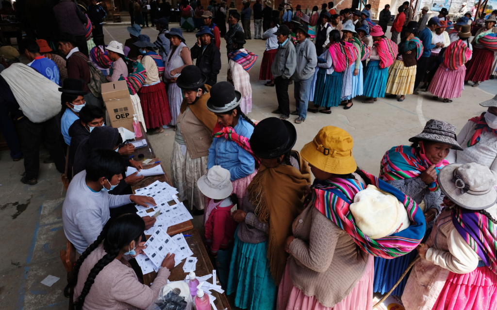 Elecciones Bolivia: Inicia cierre de urnas; OEA pide calma a la espera de resultados