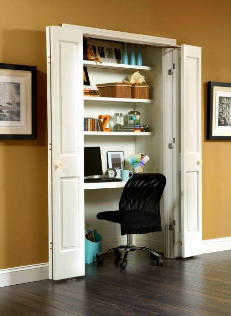 Consejos de organización para espacios pequeños, oficina con armario, Johnson Hardware 