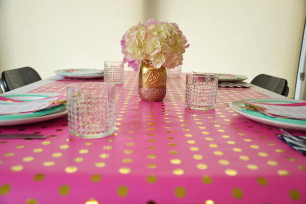 mesa de papel de regalo rosa 