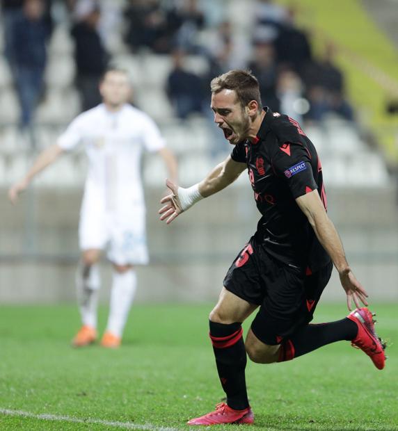 Jon Bautista celebra el gol de la victoria de la Real Sociedad en Rijeka en el primer partido de la fase de grupos de la Europa League