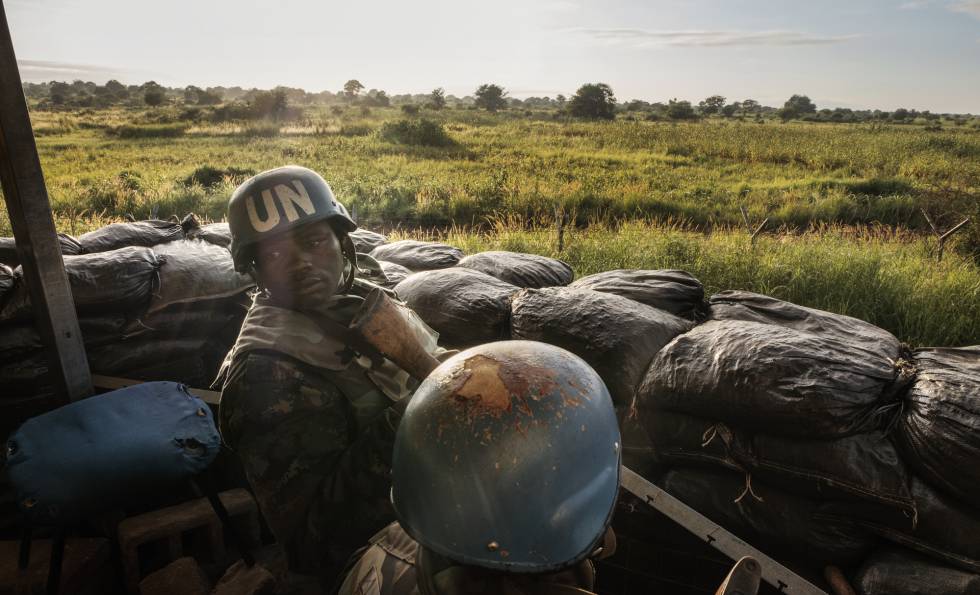 Campamento de UNMISS en Torit, Sudán del Sur. 150 soldados ruandeses de las fuerzas de paz son los responsables de que Naciones Unidas pueda reforzar su presencia en la zona ecuatorial oriental mediante patrullas cuya misión es ayudar a proteger a la población civil.