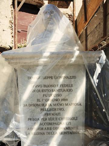 El busto de un cura asesinado por la ‘Ndrangheta.