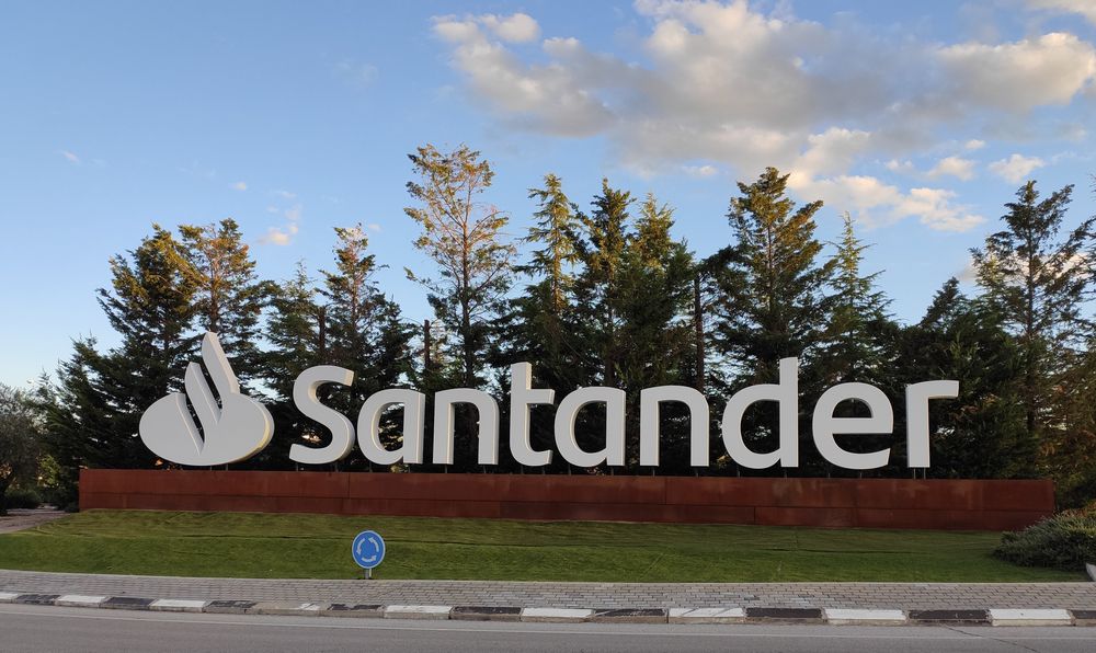 El Santander pierde 9.048 millones hasta septiembre, pero obtiene un beneficio de 1.750 millones en tercer trimestre