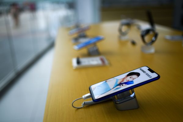 Los envíos de teléfonos inteligentes caen en China durante el tercer trimestre, liderados por el declive de Huawei