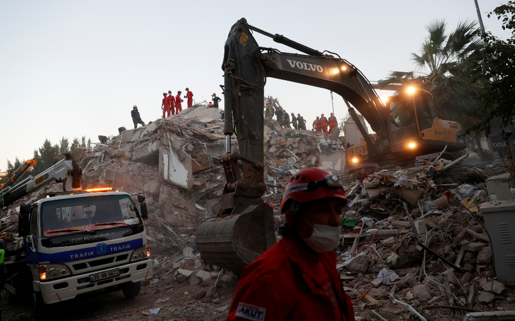 Asciende a 37 la cifra de fallecidos tras el terremoto del Egeo