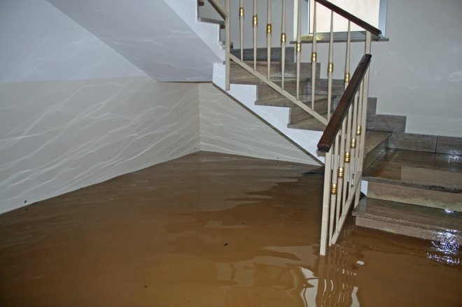 una planta baja inundada