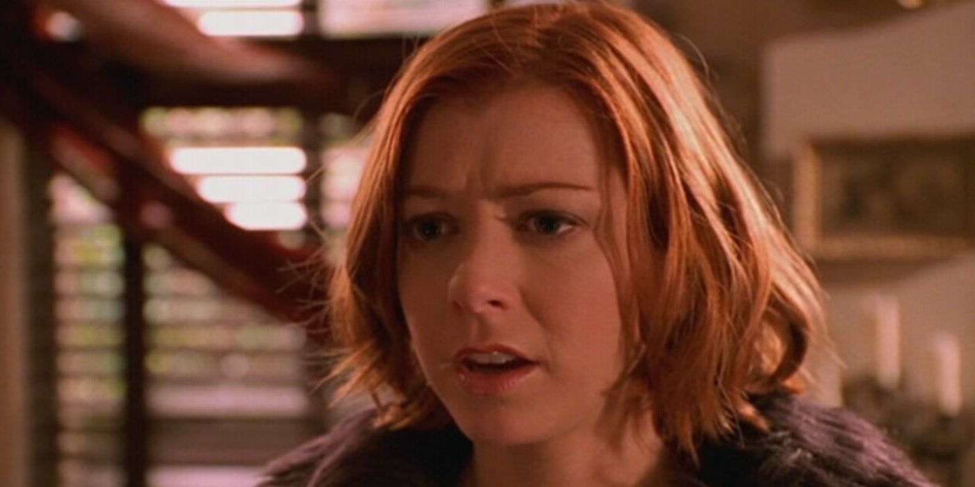 Alyson Hannigan usa accesorios de Buffy the Vampire Slayer como decoración de Halloween