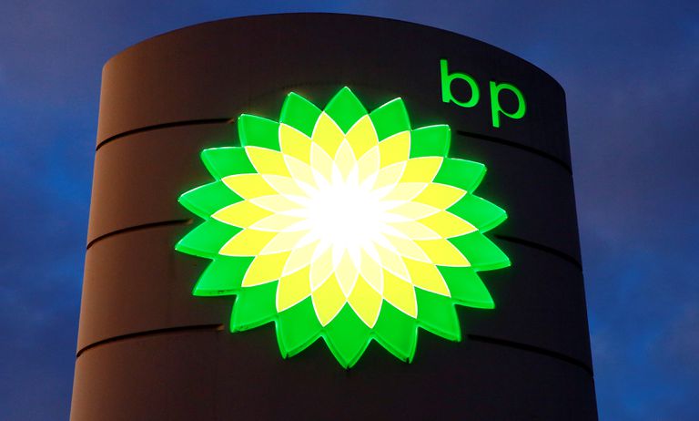 Logo de BP en una gasolinera de Kloten (Suiza), a principios de octubre.