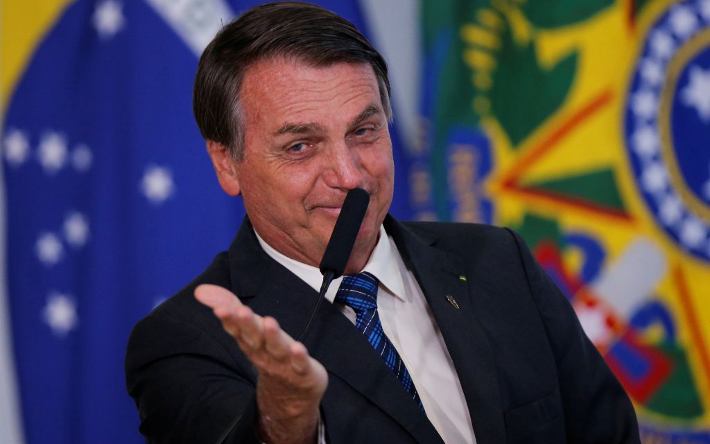 Bolsonaro insiste en que la pandemia de coronavirus ha sido “sobredimensionada”