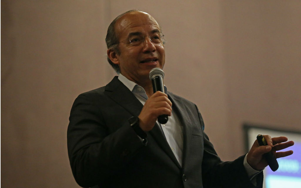Calderón responsabiliza a AMLO por contagios en el Senado y muerte de legislador