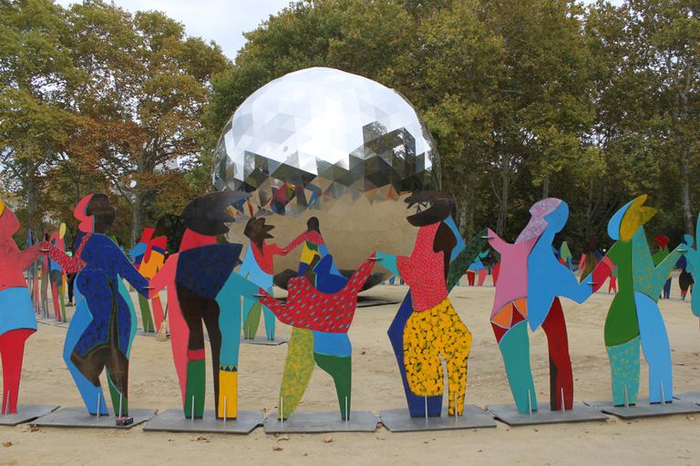 'Universo iluminado', escultura del artista español Cristóbal Gabarrón, colocada por el 70º aniversario de Naciones Unidas en Central Park, Nueva York. La pieza se volverá a instalar por los 75 años de la institución en la plaza de San Pablo de Valladolid.