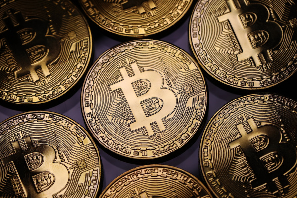 El mercado criptográfico se sumerge con Bitcoin a la cabeza