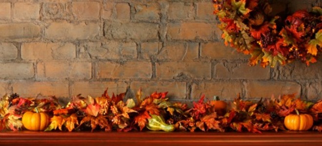 Cómo decorar una repisa de chimenea para Acción de Gracias