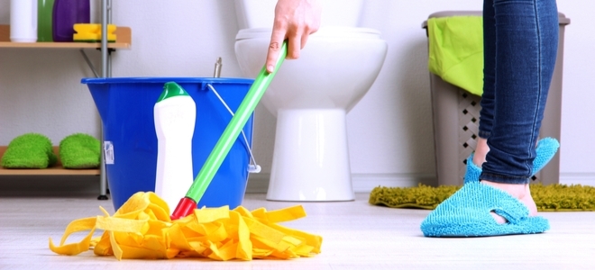 Cómo prevenir y eliminar la decoloración en los pisos de baño de azulejos