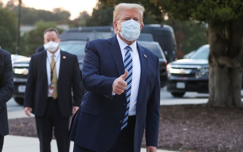 Donald Trump abandona hospital y regresa a la Casa Blanca para seguir tratamiento por Covid-19