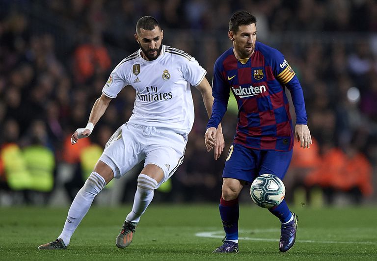 Messi y Benzema, en el clásico de la pasada temporada en el Camp Nou.