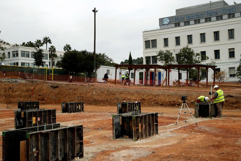 Obras del hospital que se está construyendo en el parque sanitario Pere Virgili de Barcelona.