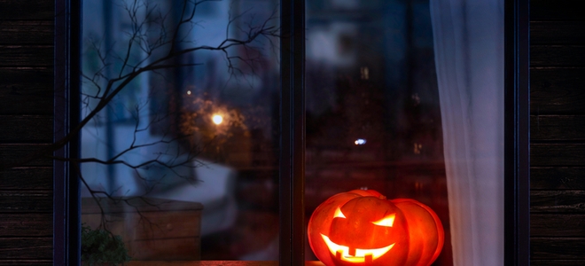 Maneras fáciles de asustar a tus ventanas este Halloween