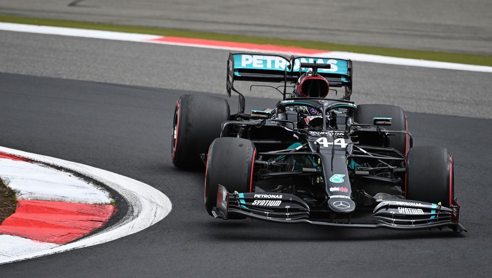 Mercedes sigue en la F1 pero sacará la tijera