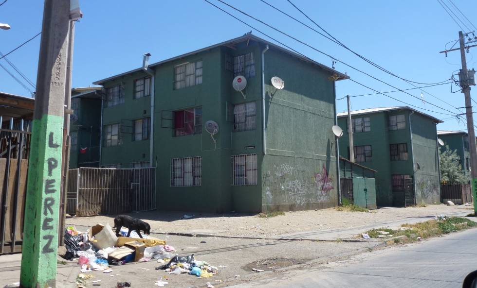 Bloques de vivienda social en la Comuna de Puente Alto, al Sur del Gran Santiago, Chile.